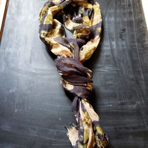 Lightweight scarf